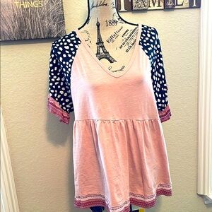 GIGIO SZ:M Pink and Navy Polka Dot bell ruffled Sleeve babydoll style Top EUC